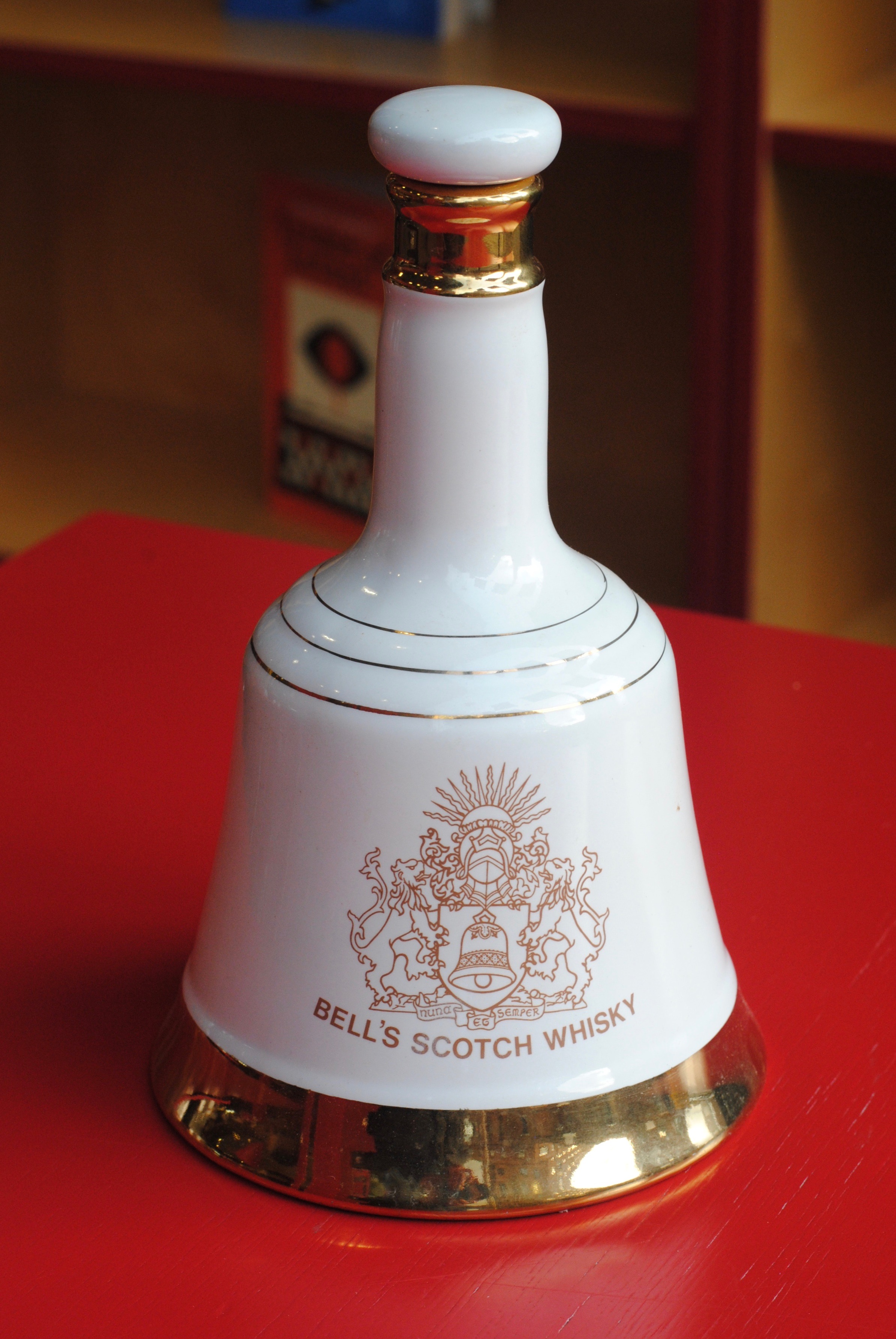 Wade Whisky Bell  to Commemorate the 1982 Birth of Prince William of Wales